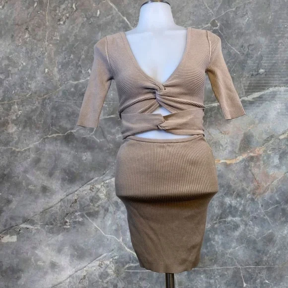 Galilea Mini Dress in Tan
Lovers and Friends - Picture 3 of 8